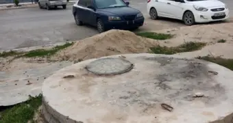 Ждали ЧП? В Актау закрыли люк после падения ребенка