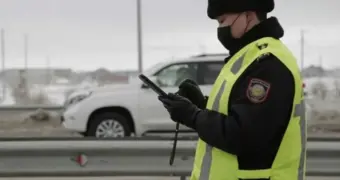 Казахстанских водителей начали жестко проверять: за какую «мелочь» под капотом теперь забирают номера