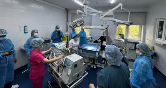 В Мангистау впервые начали проводить операции, спасающие зрение недоношенным детям