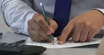 Банк — не враг, если знать закон: как официально отправить кредит на каникулы в Казахстане