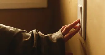 Свет — по расписанию: 70% казахстанцев начали выключать свет, чтобы не разориться на счетах