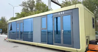 Ротация ватерклозетов в Актау: на набережной установили новый общественный туалет