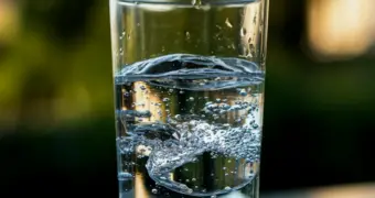 Зачем пить воду именно за 20 минут до еды