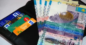В Казахстане сделали заявление об оплате наличными тенге