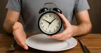 Почему “чем дольше не ешь — тем быстрее худеешь” не работает