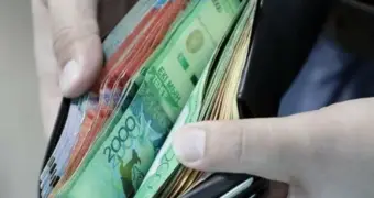 Сколько тенге «украли» у каждого казахстанца под видом роста зарплат