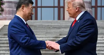 14 секунд напряжения: Си Цзиньпин не дал Трампу перетянуть рукопожатие на себя