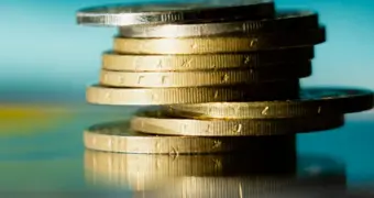 Казахстанцы теряют сотни тысяч тенге при попытке снять пенсионные накопления: причины