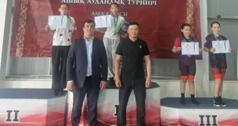 Четыре медали завоевали спортсменки из Актау на открытом турнире по вольной борьбе