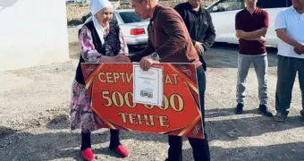 «Сердце готово выпрыгнуть из груди»: спортсмены подарили квартиру нуждающейся семье в Мангистау