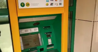 Казахстанцы объявили бойкот наличным: что произошло с банкоматами по всей стране