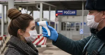 Ограничения на въезд в РФ из-за лихорадки Эбола: кого они могут коснуться в первую очередь