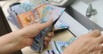 Кому в Казахстане поднимут зарплаты в 2,5 раза: Правительство приняло решение