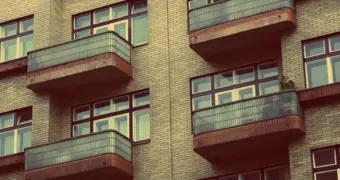 Эти вещи нельзя оставлять на балконе летом: предупреждение эксперта