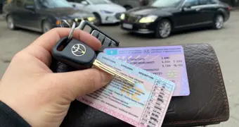 Права в Казахстане: когда разрешено сесть за руль и кто может законно не платить автошколе