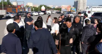 «Нас выгоняют в разгар сезона»: в Актау предприниматели из парка Акбота не дали начать его реконструкцию