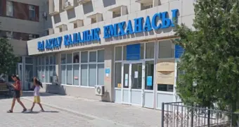 В Актау пожаловались на сбои Damumed и большие очереди в поликлиниках