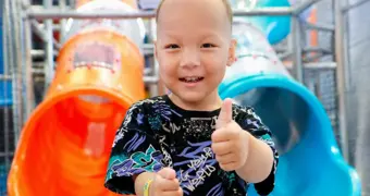 Шанс стоимостью 1,5 млрд тенге: 4-летний Бакдаулет борется с редкой болезнью в Актау