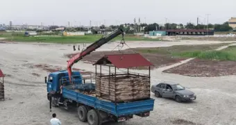 Долой с пляжа: в Актау берег очищают от стихийной торговли