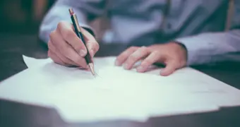 Как одна скрытая строчка в доверенности лишает казахстанцев жилья и денег