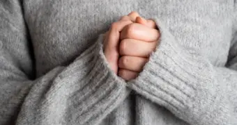 Хирург раскрыл жуткую правду о людях с холодными руками