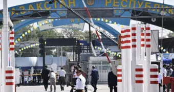Казахстан открывает круглосуточный коридор на границе с Узбекистаном