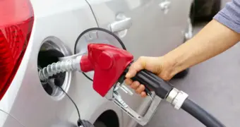 «Обойдутся без канистр»: Минэнерго разъяснило правила заправки для российских авто в Казахстане