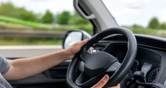 На границе Казахстана водителя арестовали и забрали автомобиль из-за одной ошибки в документах