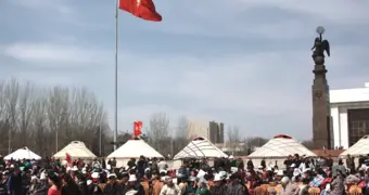 Жителей Бишкека официально попросили покинуть город