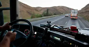 Стало известно, какой срок получил дальнобойщик из Казахстана за смертельный таран в России
