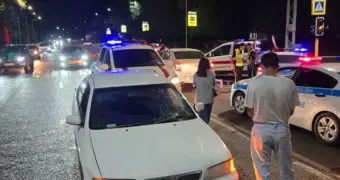 Два автомобиля поочередно сбили насмерть пешехода в Алматы