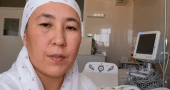 «Дайте моему сыну шанс»: мать тяжелобольного ребёнка обратилась за помощью в Актау