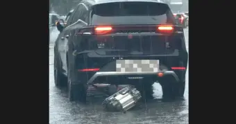 Курьез в Китае: у BYD Tang прямо на дороге выпал двигатель (видео)