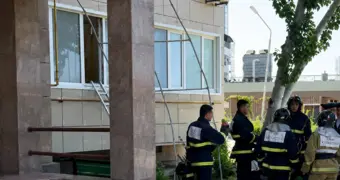 Запах, тучи мух и десятки кошек: жильцы ЖК «КазТрансОйл» в Актау оказались в патовой ситуации