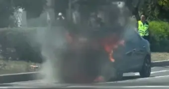 В Актау сгорел автомобиль Kia Cerato
