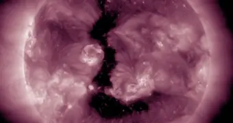 22 июля на Землю обрушатся магнитные бури из-за корональной дыры на Солнце
