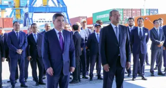 Премьер-министры Казахстана и Узбекистана обсудили развитие Транскаспийского маршрута в порту Актау