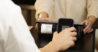 Казахстанцы смогут оплачивать покупки по QR-коду в Китае: названы сроки