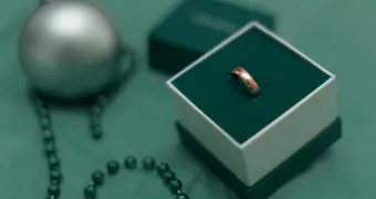 Золото с подвохом: покупателям в Актау вернули 660 тысяч тенге за проблемные украшения
