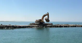 В Актау продолжают углублять водозаборный канал МАЭК: как это повлияет на водоснабжение
