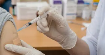 Глава ВОЗ раскритиковал политическое влияние на решения о вакцинации в США