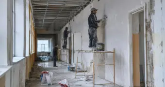 Акимат Актау огласил список школ, в которых проведут ремонт
