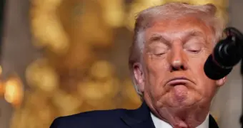 Трамп пробил историческое дно: рейтинг президента США рухнул до 33%