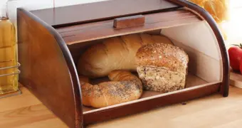 Зачем в СССР клали сахар в хлебницу: простой совет, который сегодня снова набирает популярность
