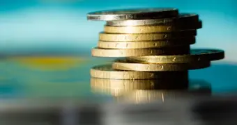 Сколько теңге потеряют казахстанцы при выходе на пенсию с 2027 года