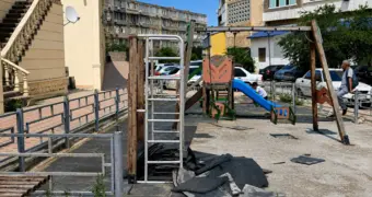 Разбитая детская площадка в Актау оказалась не на балансе акимата города