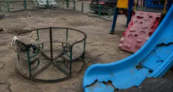 «Это уже не площадка, а зона риска»: жители Актау требуют срочных мер от властей