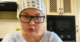 Женщина из Актау собирает деньги на адвоката после смерти единственного сына