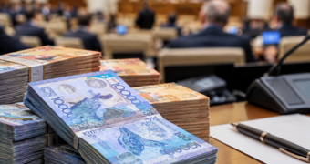За молчание зарплату не урежут — сколько будут получать депутаты Курултая