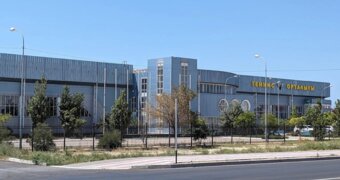 Родители юных спортсменов из Актау пожаловались на состояние городского теннисного центра